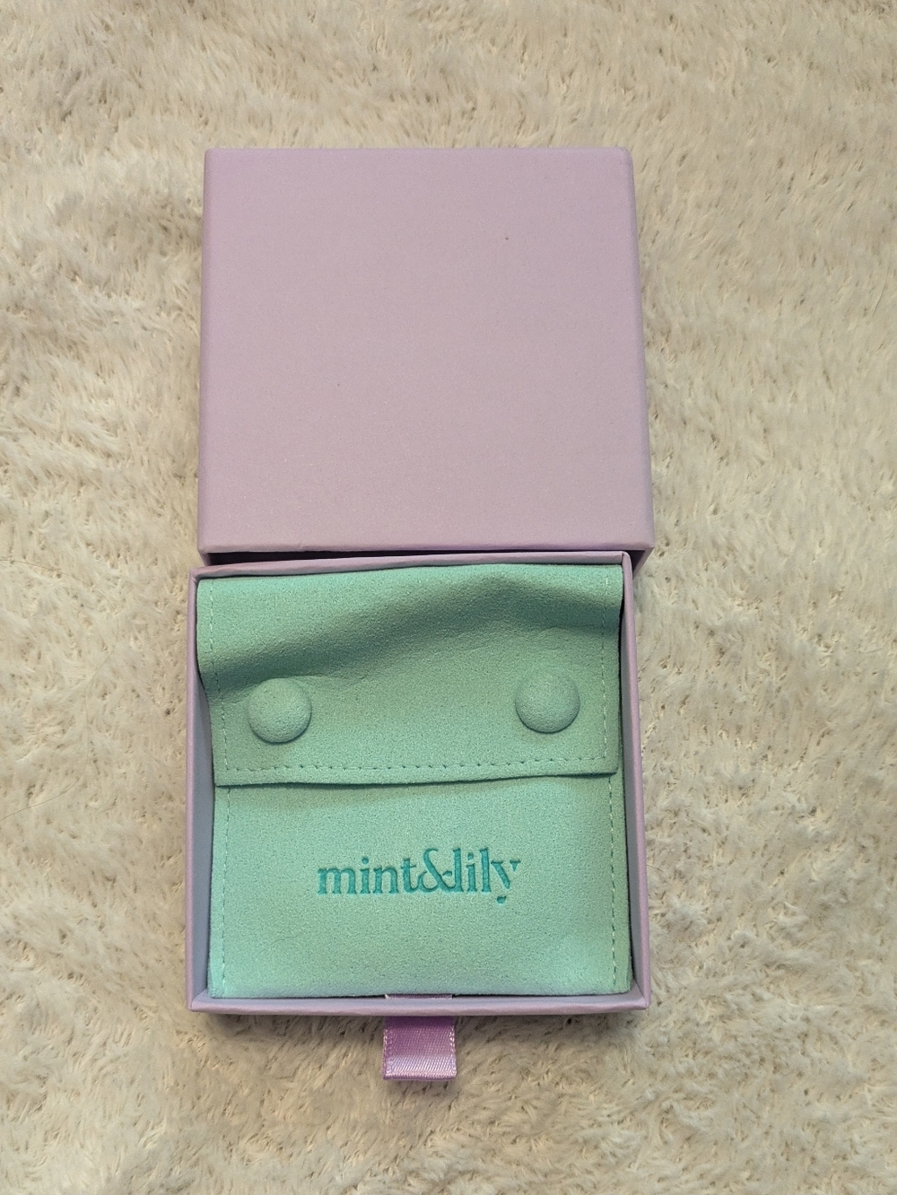 NWT Mint&Lily Because I Sparkle Silver Stretch Bracelet - Picture 2 of 3
